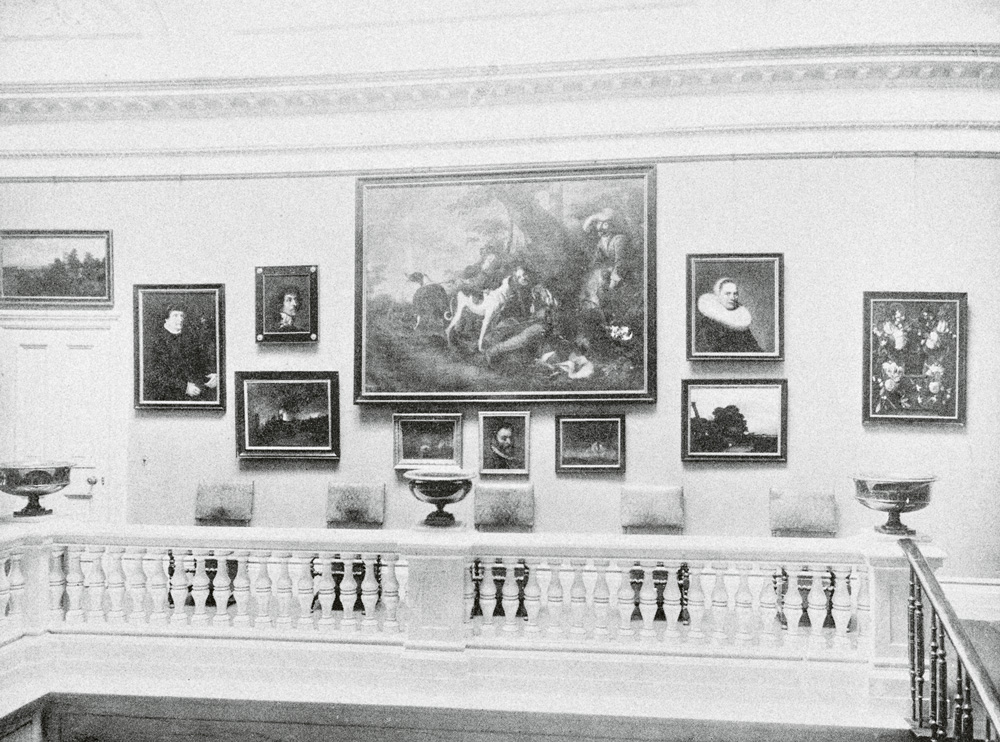 The hallway on the upper floor at Fånöö castle in Uppland, Sweden, in 1923, photo from Svenska Slott och Herresäten vid 1900-talets början, Uppland, 1923, where the Daniel Seghers painting is seen to the right.